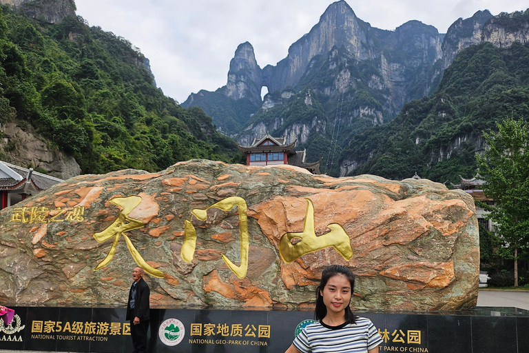 Zhangjiajie: Tianmen Mountain & 72-Floor Building Tour
