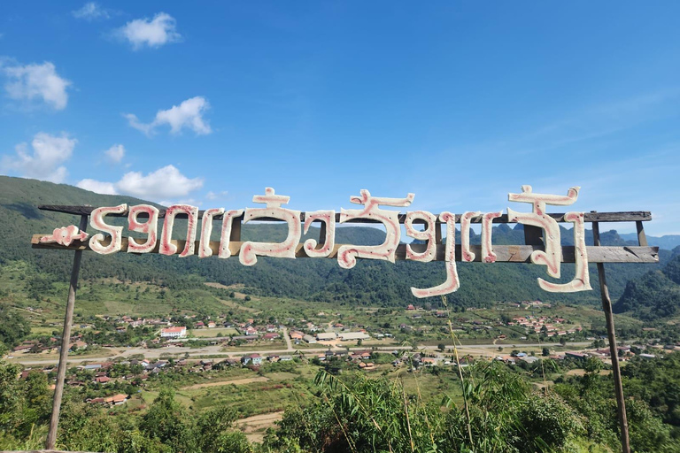 Z Phonsavan: Plain of Jars i Long Cheng Tour