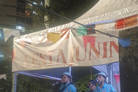 Cultural immersion in São Paulo - Guided Visit 3-hour bilingual guided 'local party' experience (shared)