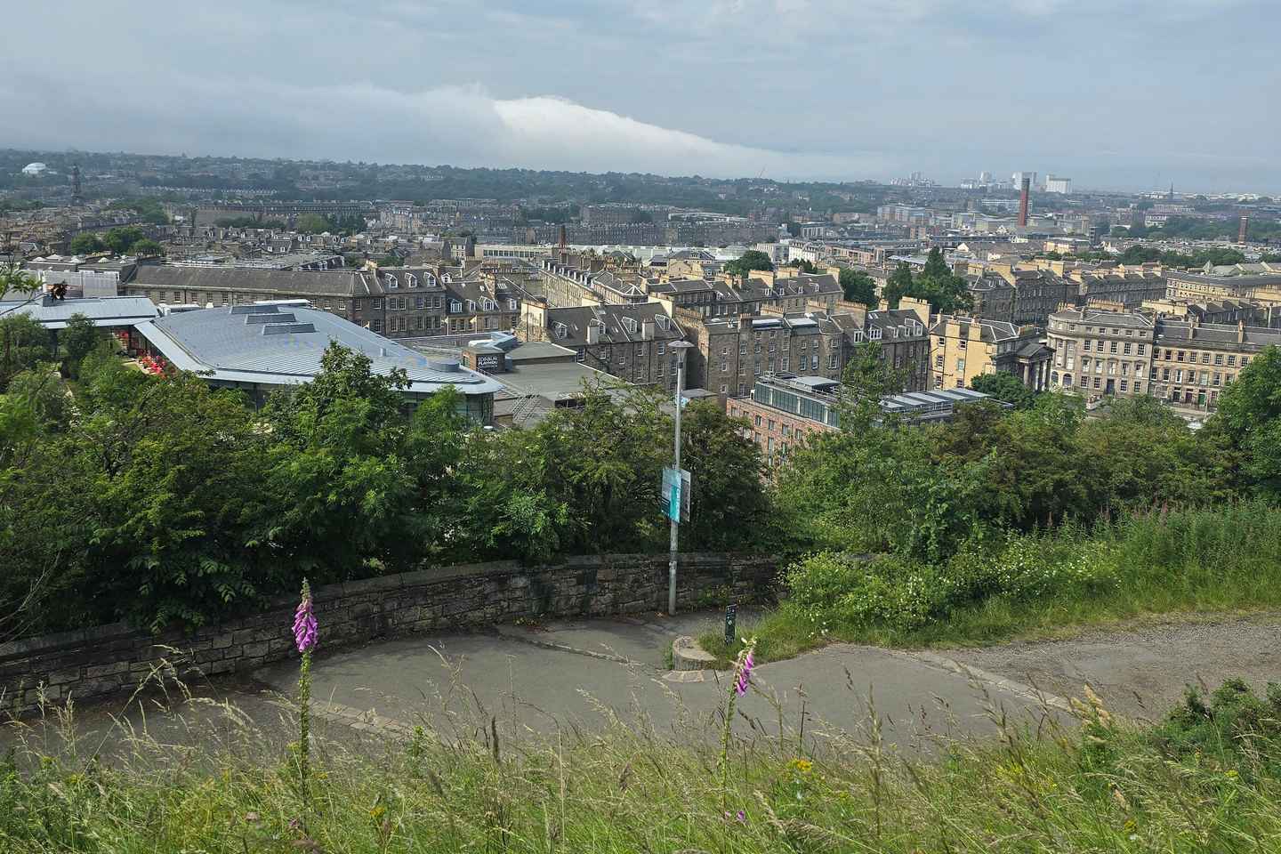 Edinburgh: Guided Day Tour with South Queensferry & Kelpies