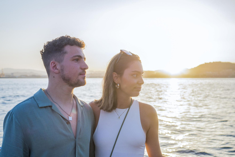 Malaga : excursion en catamaran avec option coucher de soleilCroisière au coucher du soleil avec verre de cava et sièges dans les filets