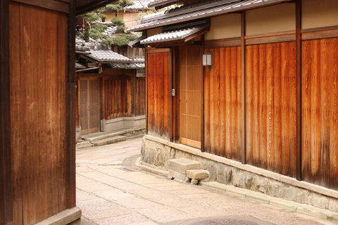 Das Erbe Kyotos: Das Geheimnis von Fushimi Inari und der Kiyomizu-TempelRundgang durch Kyoto: Fushimi Inari, Kiyomizu-Tempel & Gion