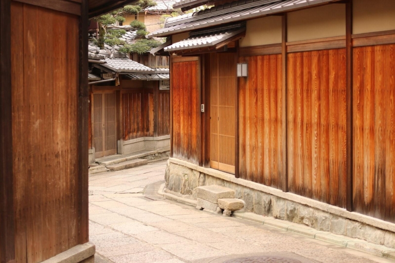 Kyoto Heritage: Fushimi Inari's Mystery & Kiyomizu Temple Walking Tour of Kyoto: Fushimi Inari, Kiyomizu Temple & Gion