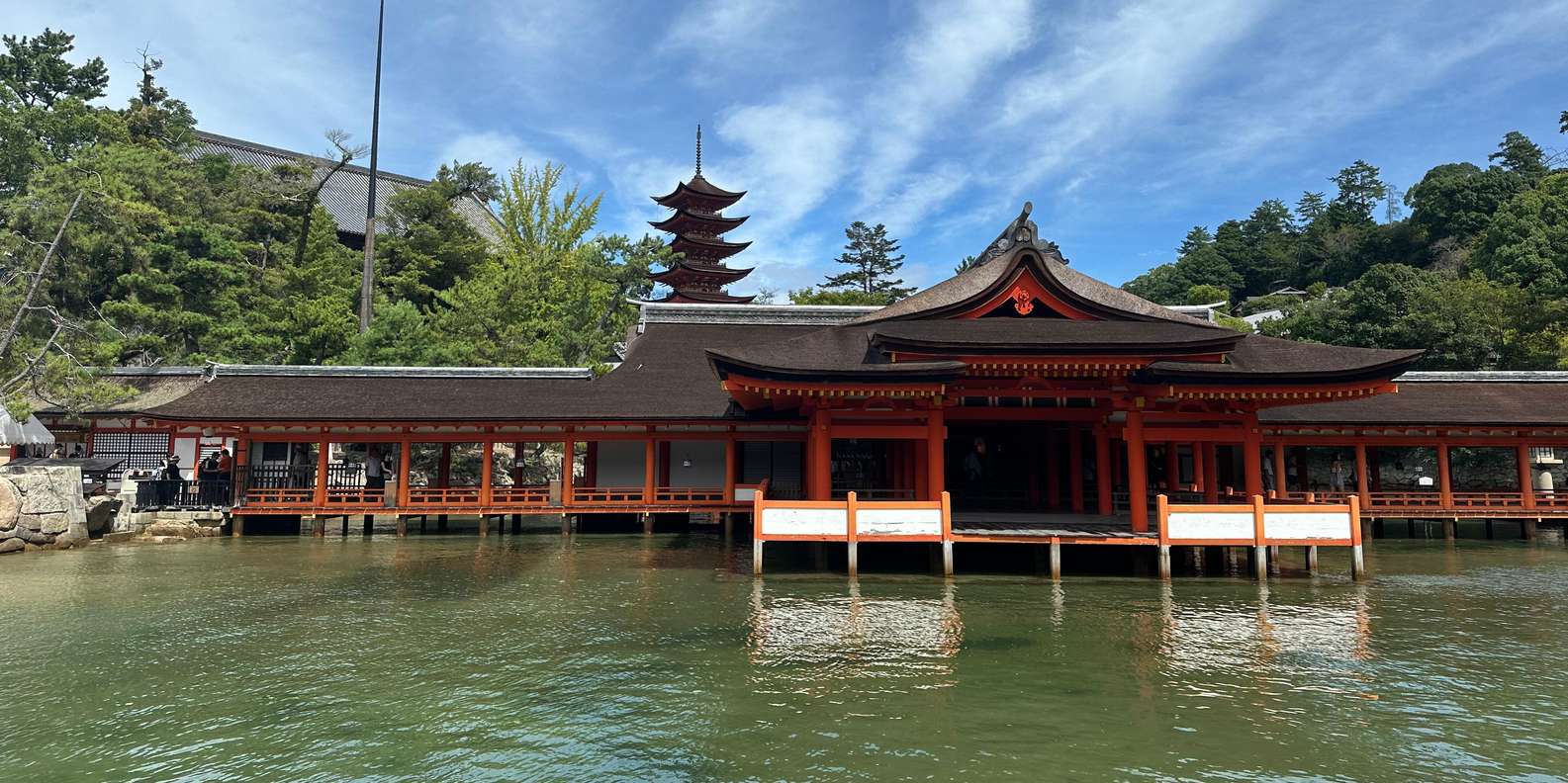 From Osaka: Hiroshima and Miyajima Day Trip by Bullet Train