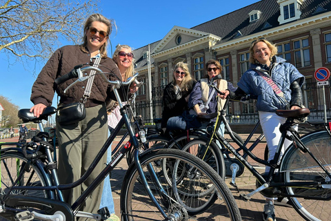 Utrecht: Guided Bike Tour with Dom Tower & Canal Cellars