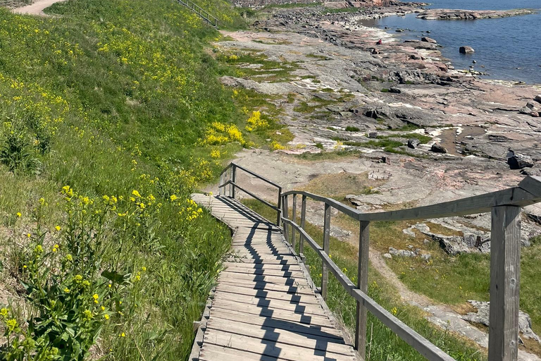 Private UNESCO Suomenlinna Tour: Fortress & Sea landscapes