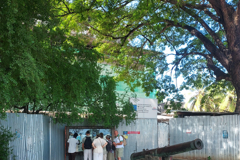 Zanzibar: Stone Town Guided Tour with Market Visit