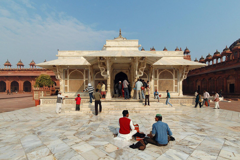 Fatehpur Sikri Tour: Ticket ohne Anstehen &amp; privater GuideTicket + Tourguide