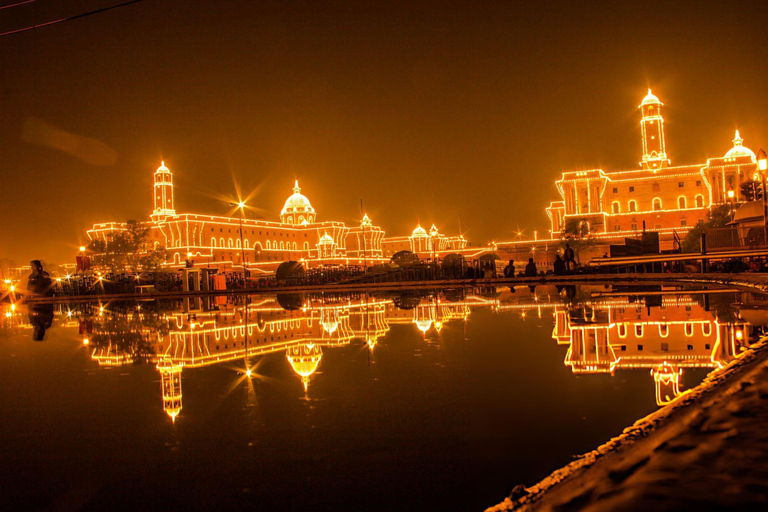 Delhi: Night Tour with Rickshaw Ride and Street Food Private Tour with Rickshaw Ride and Food Tasting