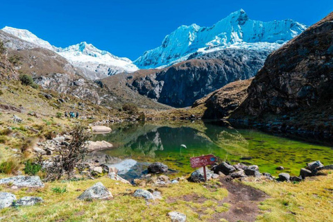 Huaraz: Laguna 69 Full-Day Guided Trekking Adventure