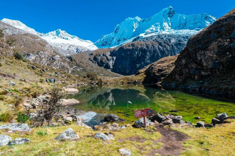 Huaraz: Laguna 69 Full-Day Guided Trekking Adventure