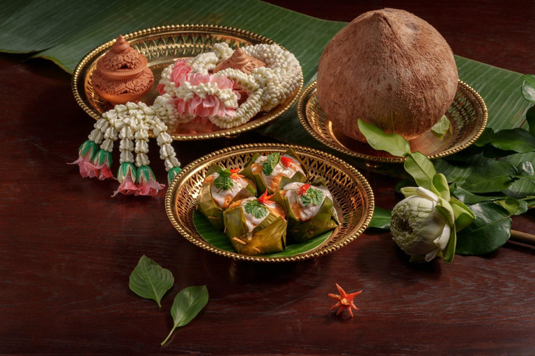 Bangkok: Thai Cuisine Dinner Package at Saneh Jaan Sharing Set for 2 People