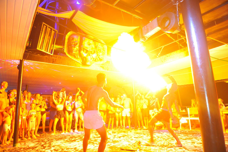 Alanya: Sunset Pirate Boat Tour with Dinner & Foam Party All-Inclusive: Dinner & Unlimited Drinks (Transfer Included)