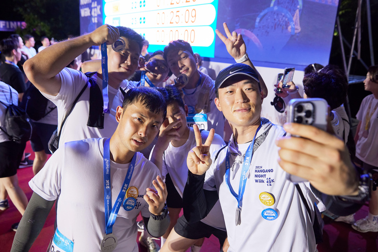 2026 Night Walk: Seoul Han River 14K or Busan Coastline 16K Hangang Night Walk 14K [Slot 2: 20PM]