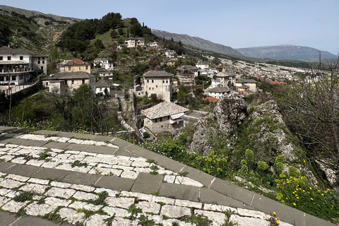 من تيرانا: بيرات، جيروكاستر، وكساميل، جولة لمدة يومين