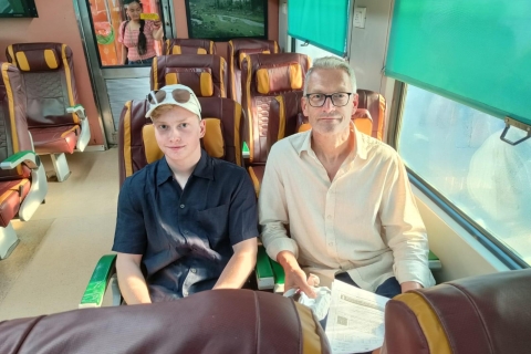 Z New Delhi: Nocna wycieczka po Agrze pociągiem Vande Bharat