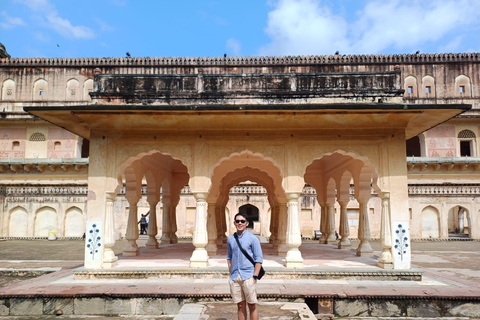 From Mumbai: 4-Day Golden Triangle Tour with Flights Tour Price without Hotels