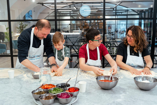 Mailand: Pizza- oder Pasta- und Gelato-Kurs mit Wein