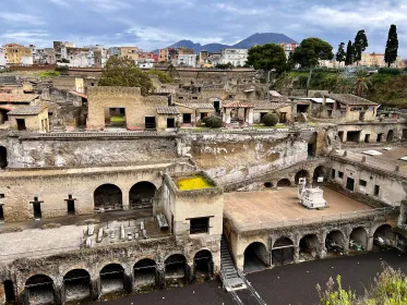 Herculaneum: Entdecke die archäologische Stätte mit mir!