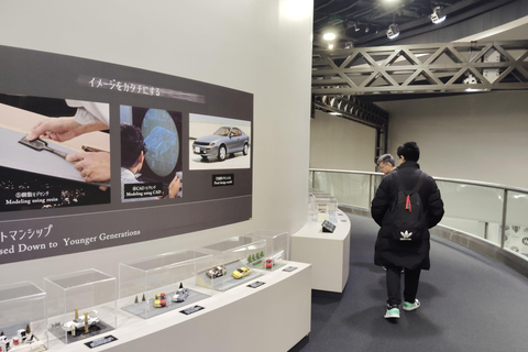 Toyota Automobile Museum & Historic Cars in Motion Departure from Nagoya Station