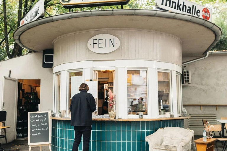 Frankfurt: Bankers, Büdchen & Beer Water Kiosk Tour