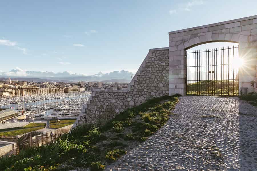 Marseille: Historische Tour durch die Zitadelle von Marseille. Foto: GetYourGuide Marseille: Historische Tour durch die Zitadelle von Marseille. Foto: GetYourGuide