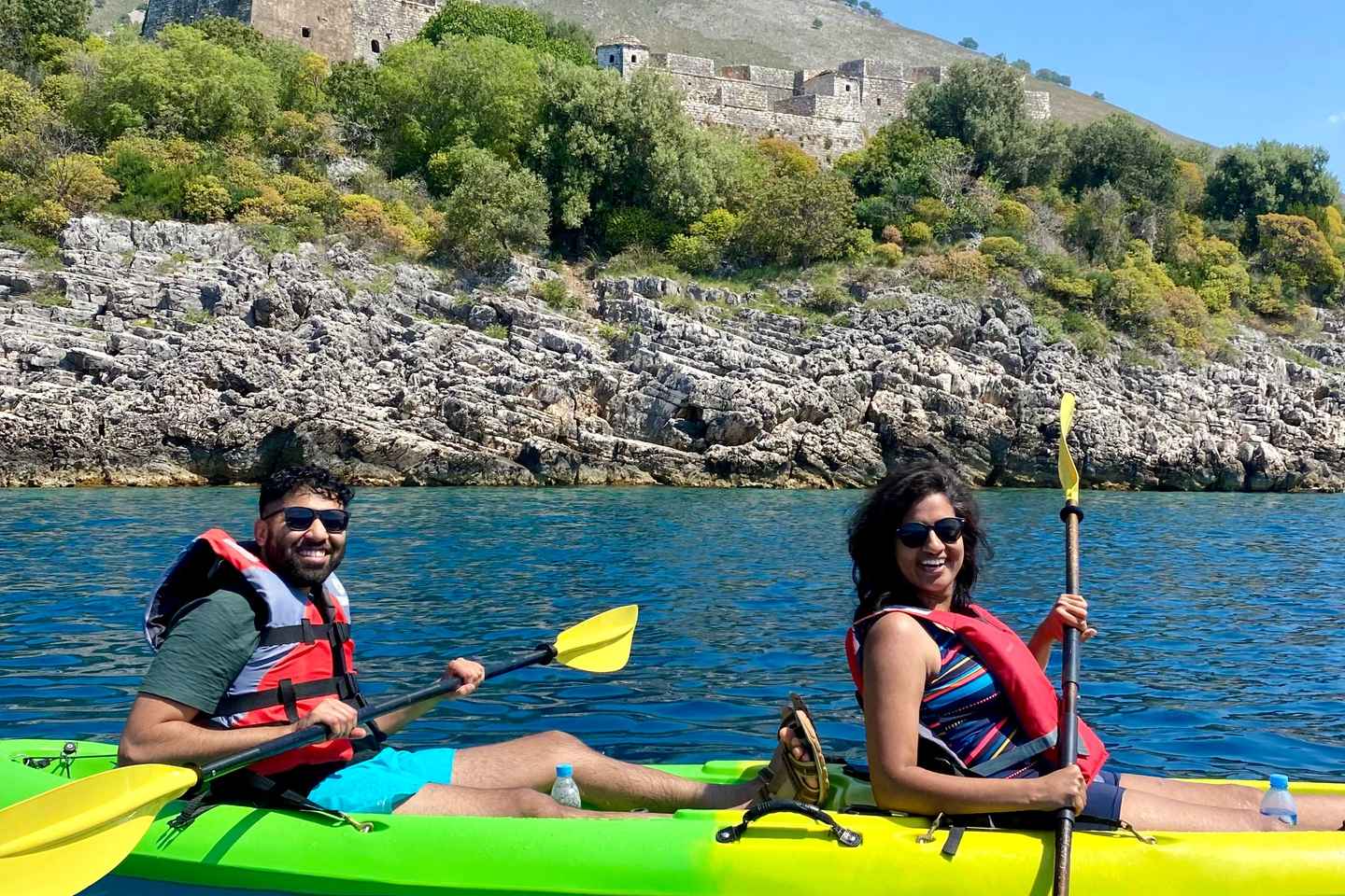 Пещеры Порто-Палермо: Тур на каяках и SUP с видом на море и замок