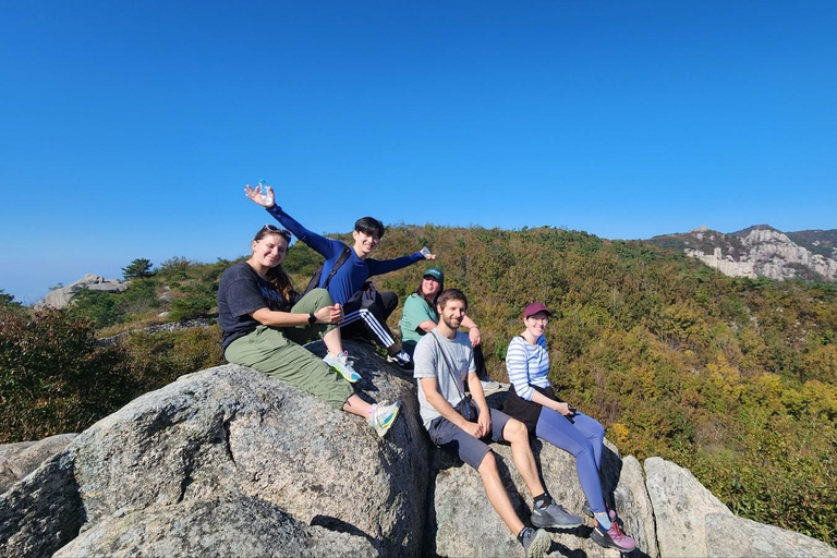 Busan: Caminhadas e degustação de vinho de arroz na vila escondida