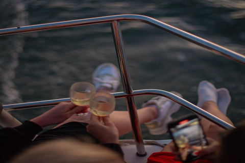 Lisbon 2 Hours Sailing Day Tour and Cruise With Drinks Lisbon: 2H Sailing Day and Cruise Tour