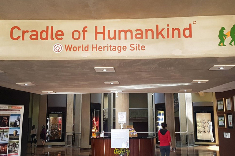 From Johannesburg: Sterkfontein Caves & Maropeng Tour