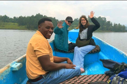 Uganda: Lake Mburo & Lake Bunyonyi 4-Day Safari Tour