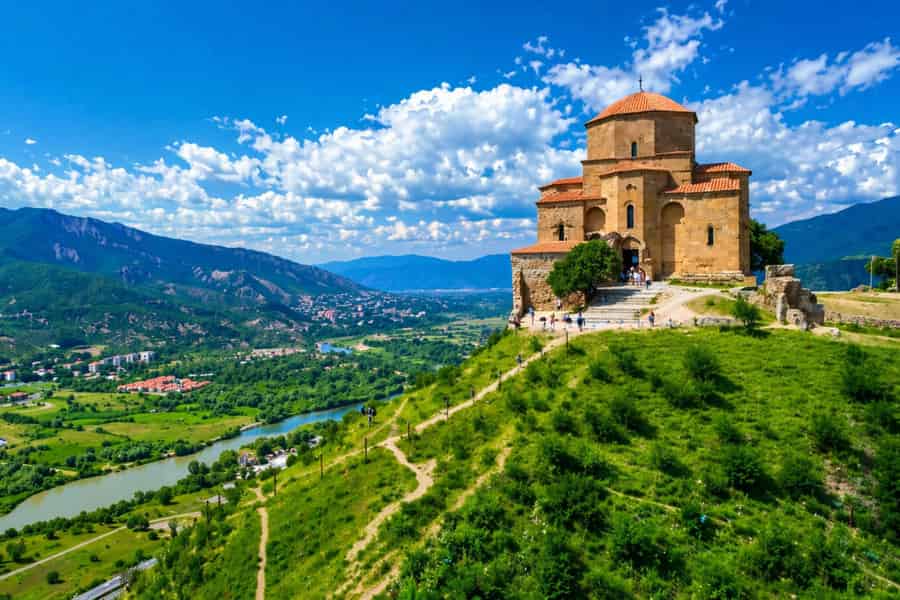 Von Tiflis nach Mzcheta, Dschwari, Swetizchoweli und Samtavro. Foto: GetYourGuide Von Tiflis nach Mzcheta, Dschwari, Swetizchoweli und Samtavro. Foto: GetYourGuide