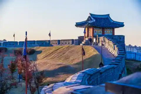 Seoul: Suwon Hwaseong Fortress & Korean Folk Village Tour