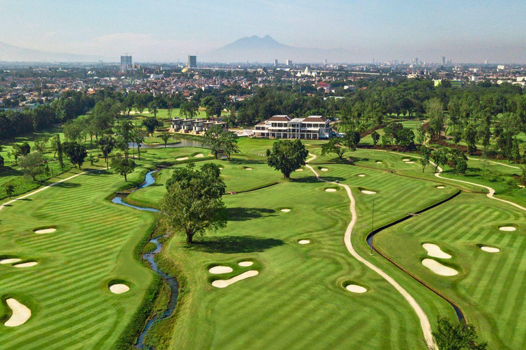 Jakarta: Suvarna Golf Experience w/ Caddies & Hotel Transfer Golf Experience with Meeting Point & Golf Club