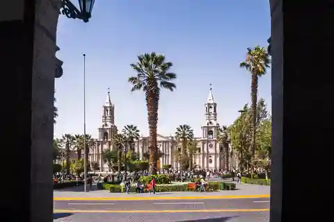 Tour the main attractions of Arequipa with a professional tour guide.