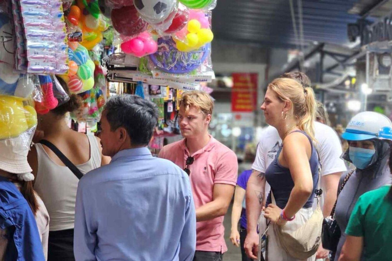 Hue: Motorbike Ride Through Hue with a Lady Rider & Lunch Hue: Motorbike Ride Through Hue with a Lady Rider & Lunch