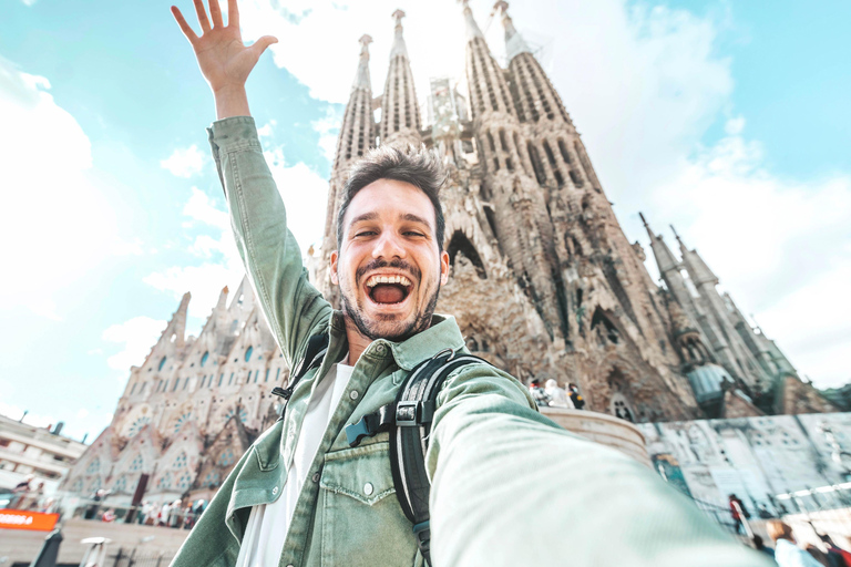 Sagrada Familia Priority Entry & Expert Guided Tour Sagrada Familia Fully Guided Tour