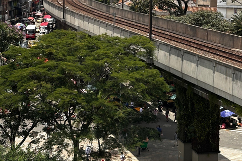 Medellín urban tour: hills, history, neighborhoods, and resilience Medellín city tour: hills, history, neighborhoods, and resilience