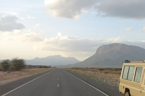 Nairobi: 4-Day Chalbi Desert & Lake Turkana Expedition