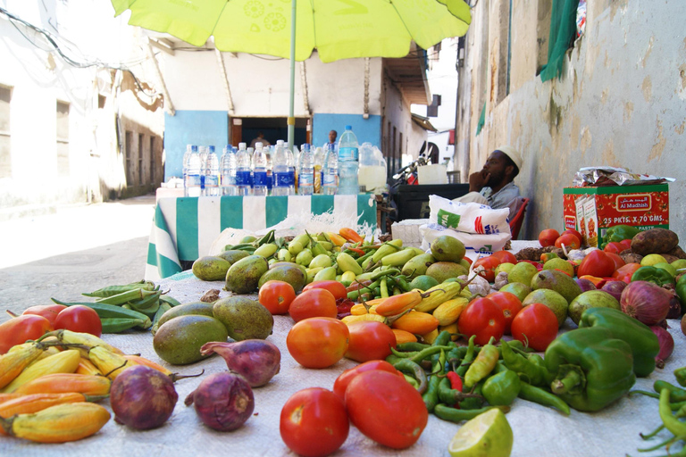 桑给巴尔：乔扎尼森林与香料农场之旅，含茶饮及接送服务桑给巴尔：乔扎尼森林与香料农场游，含茶饮及接送服务