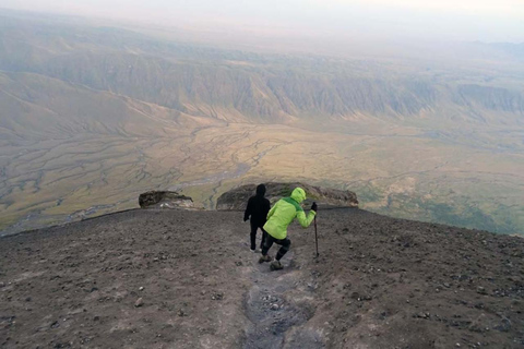 Safari de 3 días por el lago Natron | Trekking por el Ol Doinyo LengaiSafari de 3 días en el lago Natron | Caminata por el Ol Doinyo Lengai