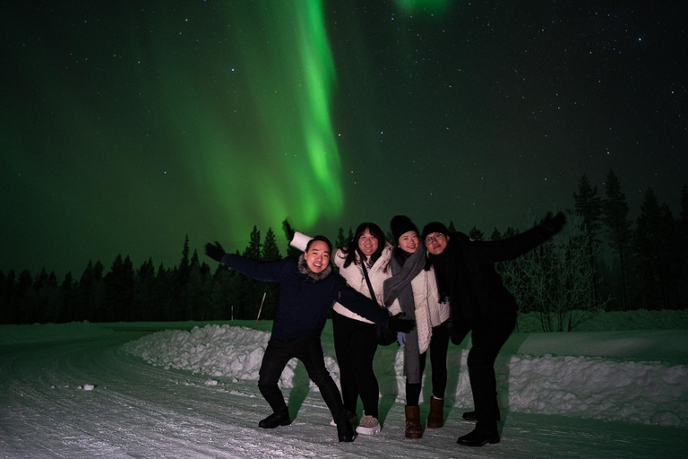 Rovaniemi: Guaranteed Aurora Hunting Tour with Photos