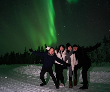 Rovaniemi: Excursão garantida de caça à aurora com fotos