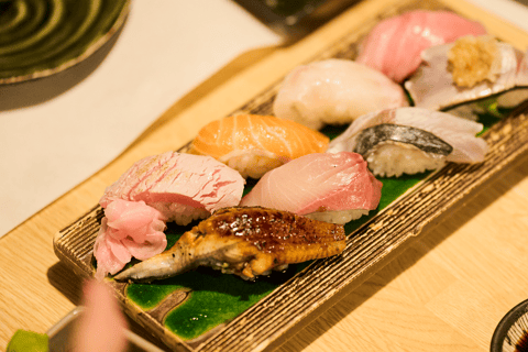 جولة طعام في أوساكا - ١٢ طبقًا و٣ مشروبات