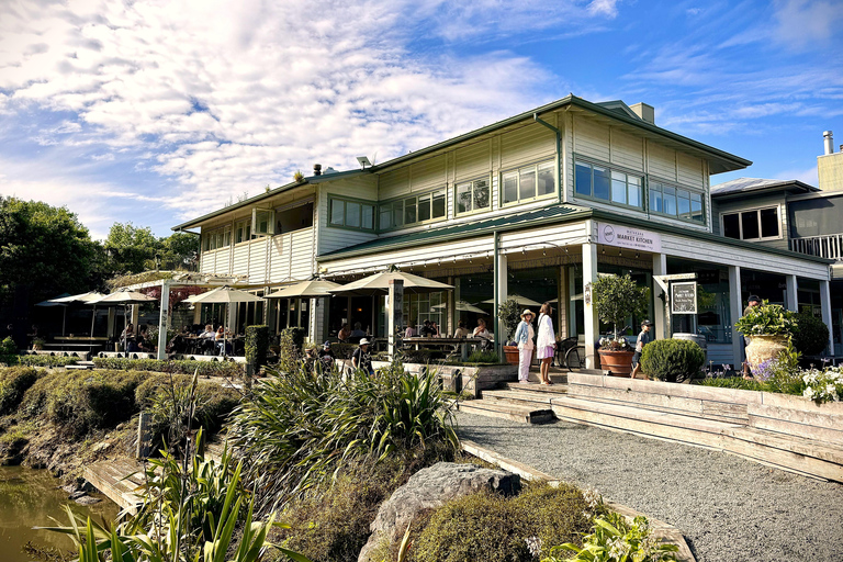 Auckland: Matakana Village, Omaha Beach, & Honey Tour