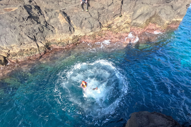 Azores Coasteering – Caloura l S. MiguelAzoren Coasteering – Caloura l S. Miguel