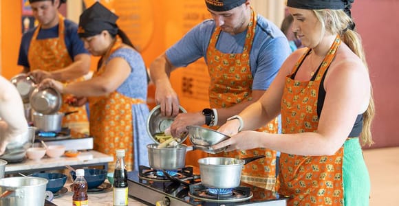 Phuket: Half-Day Authentic Thai Cooking Class & Market Tour