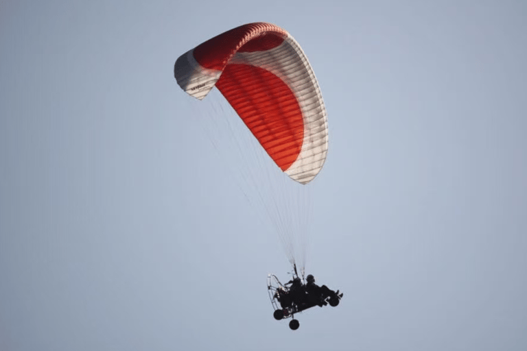Vang Vieng: passeio de caiaque e parapente com serviço de busca no hotel