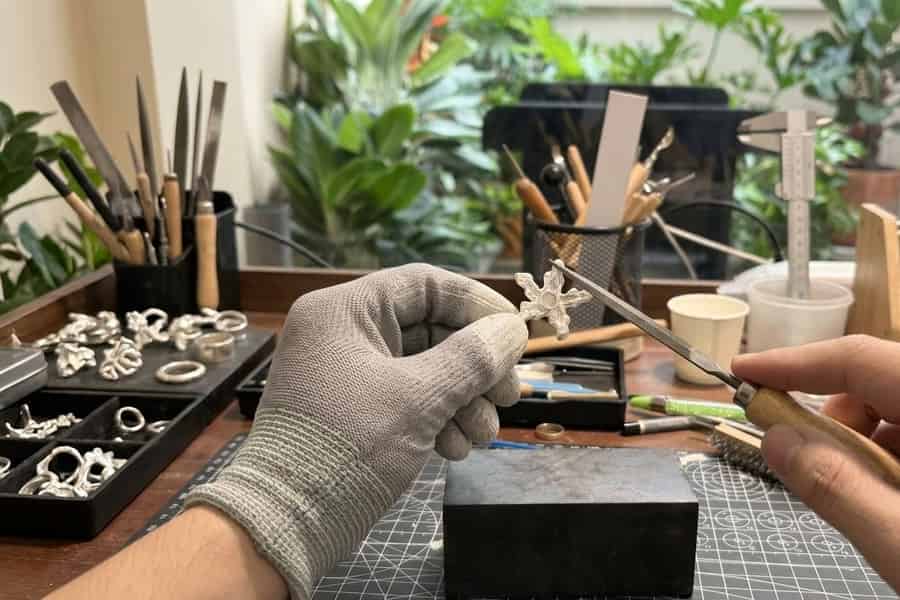Ho-Chi-Minh-Stadt: Schmuck-Workshop mit Silberton S999. Foto: GetYourGuide Ho-Chi-Minh-Stadt: Schmuck-Workshop mit Silberton S999. Foto: GetYourGuide
