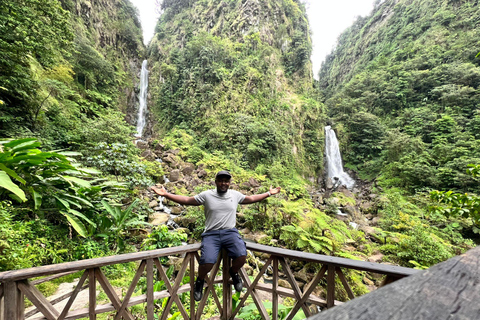 Roseau: Rainforest tour of Trafalgar Waterfalls & Geysers.